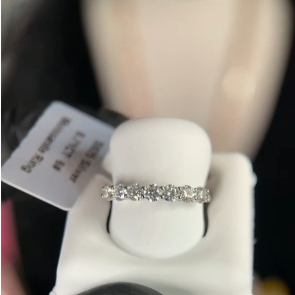 Sterling 925 Silver Seven-Stone Clear Moissanite Band - Picture 5 of 5